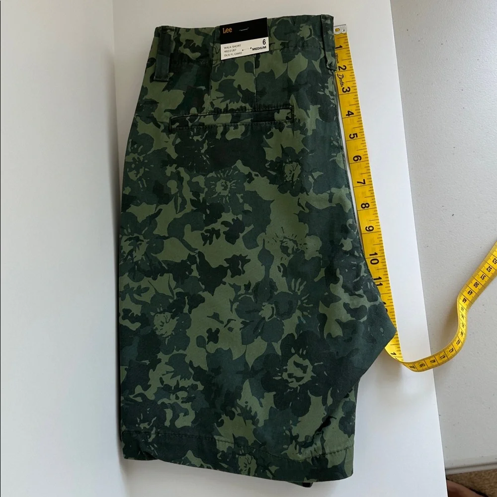 LEE women’s Olive Camouflage Flat Front Shorts. - Picture 9 of 14